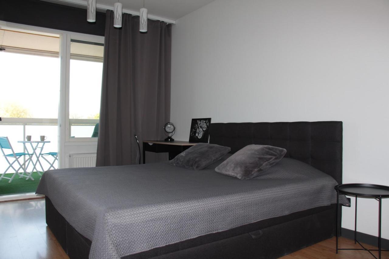 New Modern 4-Room Apartment With Big Balcony And Undeground Parking In Center Of Ταλίν Εξωτερικό φωτογραφία