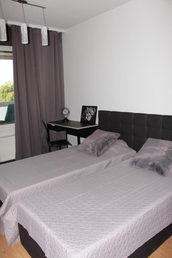 New Modern 4-Room Apartment With Big Balcony And Undeground Parking In Center Of Ταλίν Εξωτερικό φωτογραφία